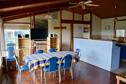 Dolphinview - Accommodation Cooktown 3