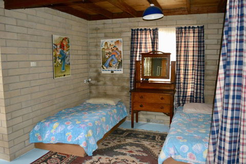 Dolphinview - Accommodation Cooktown 9