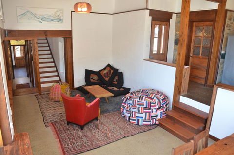 Of Stone & Wood Guesthouse - Accommodation Cooktown 7