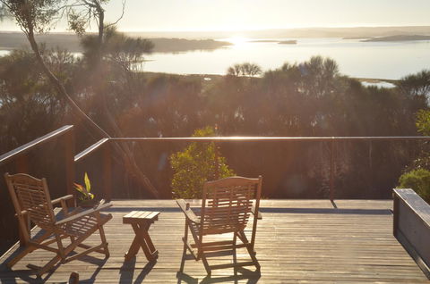 Of Stone & Wood Guesthouse - Accommodation Cooktown 21