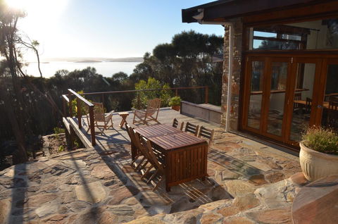 Of Stone & Wood Guesthouse - Accommodation Cooktown 17