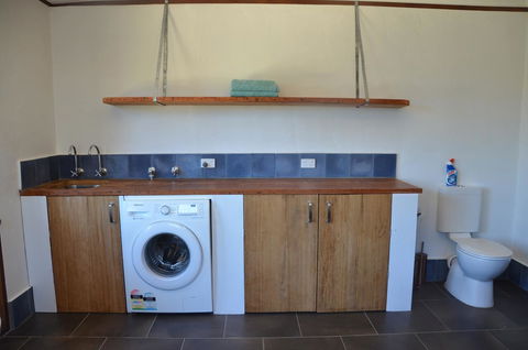 Of Stone & Wood Guesthouse - Accommodation Cooktown 15