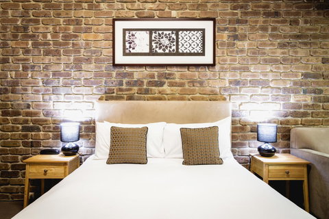 The Lodge By Manna - Accommodation Cooktown 5