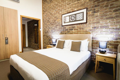 The Lodge By Manna - Accommodation Cooktown 2