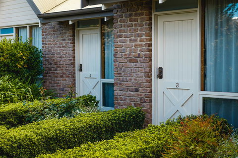 The Lodge By Manna - Accommodation Cooktown 15