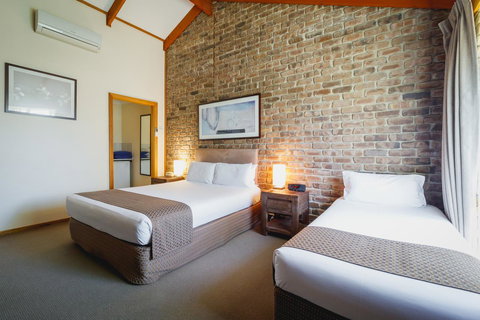 The Lodge By Manna - Accommodation Cooktown 8