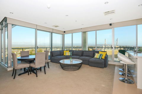 Glenelg Skyline Penthouse - Accommodation Cooktown 8
