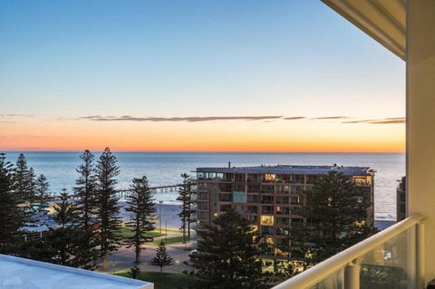 Glenelg Skyline Penthouse - Accommodation Cooktown 3