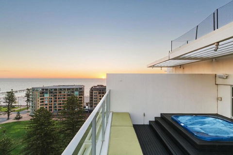 Glenelg Skyline Penthouse - Accommodation Cooktown 27