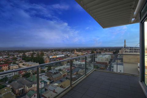 Glenelg Skyline Penthouse - Accommodation Cooktown 28