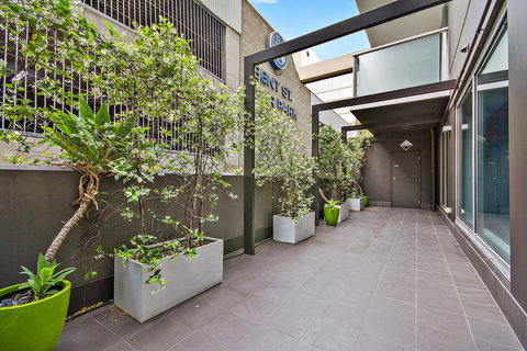 Swainson On Hindmarsh - Accommodation Cooktown 16