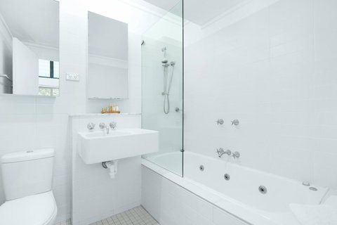 One Mile Retreat - Accommodation Cooktown 10