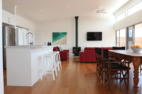 Middle River Beach House - East & West House - Accommodation Cooktown 21