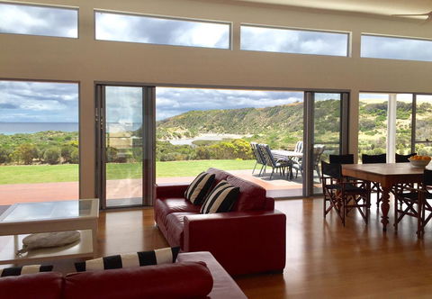 Middle River Beach House - East & West House - Accommodation Cooktown 5