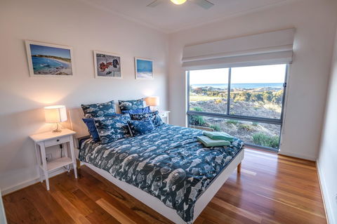 Middle River Beach House - East & West House - Accommodation Cooktown 12