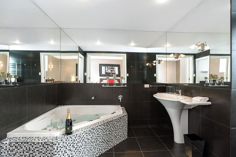 Esplanade Escape - Accommodation Cooktown 34