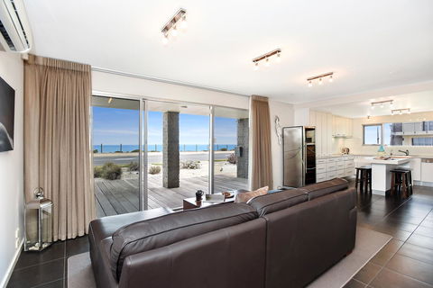 Esplanade Escape - Accommodation Cooktown 1