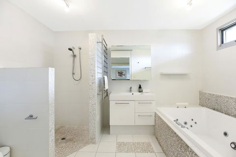 Esplanade Escape - Accommodation Cooktown 22