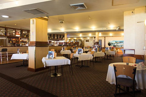 Grand Tasman Hotel - Accommodation Cooktown 1