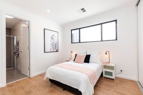 Brand New Affordable Luxury 3 Bedroom 3 Bathrooms House Close To Adelaide City, Chinatown, Beach, Adelaide Airport - Accommodation Cooktown 0