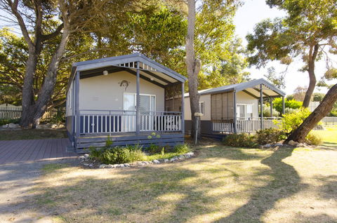 Lakeside Tourist Park - Accommodation Cooktown 2