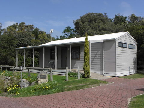 Lakeside Tourist Park - Accommodation Cooktown 1