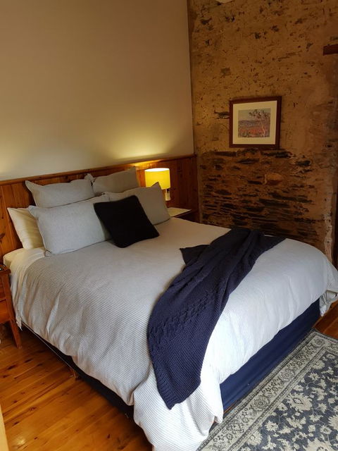 William Hunt's Retreat - Cypress Studio - Accommodation Cooktown 2
