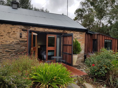 William Hunt's Retreat - Cypress Studio - Accommodation Cooktown 11