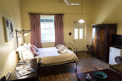 The Rising Sun Hotel - Accommodation Cooktown 14