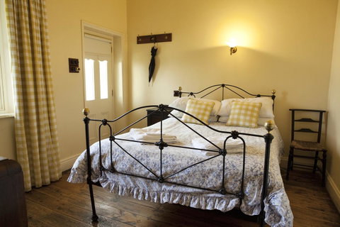 The Rising Sun Hotel - Accommodation Cooktown 5