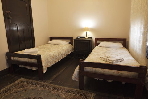 The Rising Sun Hotel - Accommodation Cooktown 8