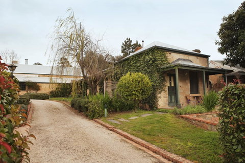 The Rising Sun Hotel - Accommodation Cooktown 9