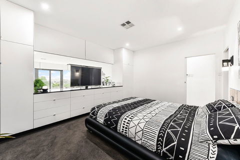 KENNEDY EXECUTIVE TOWNHOUSE - Accommodation Cooktown 20