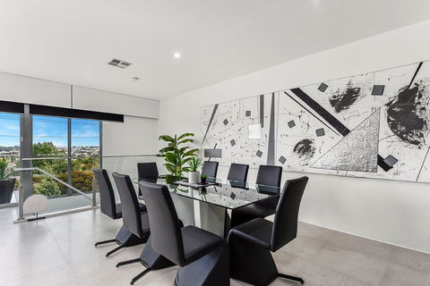 KENNEDY EXECUTIVE TOWNHOUSE - Accommodation Cooktown 10