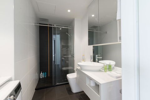 Ther-Rich Elegant 1BR Apartment In Walkerville - Accommodation Cooktown 23