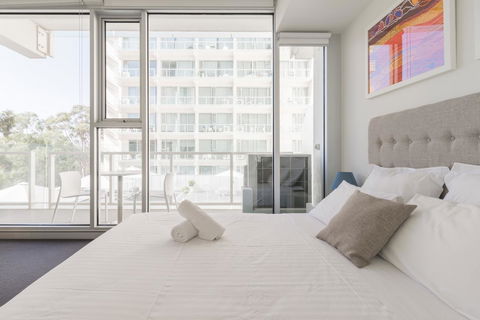 Ther-Rich Elegant 1BR Apartment In Walkerville - Accommodation Cooktown 2