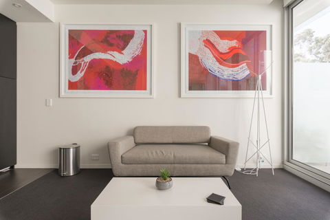 Ther-Rich Elegant 1BR Apartment In Walkerville - Accommodation Cooktown 18