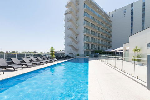 Ther-Rich Elegant 1BR Apartment In Walkerville - Accommodation Cooktown 34