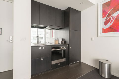 Ther-Rich Elegant 1BR Apartment In Walkerville - Accommodation Cooktown 10