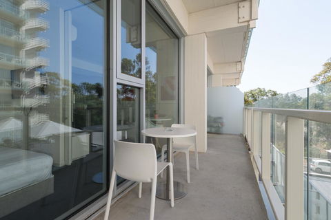 Ther-Rich Elegant 1BR Apartment In Walkerville - Accommodation Cooktown 28