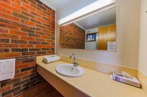 Country Roads Motor Inn Naracoorte - Accommodation Cooktown 33