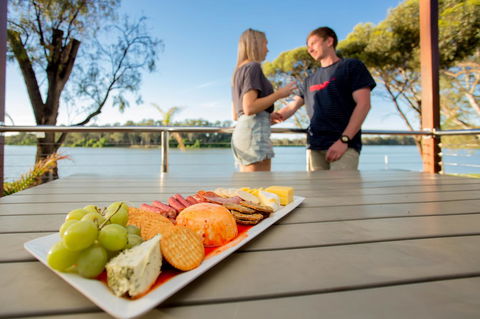 BIG4 Renmark Riverfront Holiday Park - Accommodation Cooktown 6