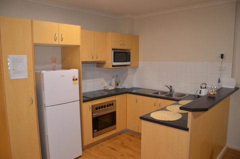 ADELAIDE CENTRAL APARTMENT - 3BR, 2BATH & CARPARK - Accommodation Cooktown 6