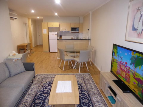 ADELAIDE CENTRAL APARTMENT - 3BR, 2BATH & CARPARK - Accommodation Cooktown 4