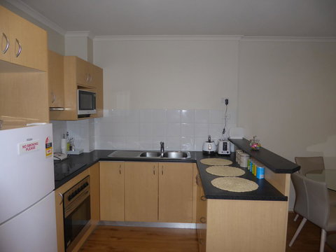 ADELAIDE CENTRAL APARTMENT - 3BR, 2BATH & CARPARK - Accommodation Cooktown 5