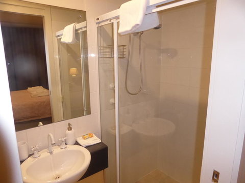ADELAIDE CENTRAL APARTMENT - 3BR, 2BATH & CARPARK - Accommodation Cooktown 14