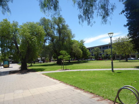 ADELAIDE CENTRAL APARTMENT - 3BR, 2BATH & CARPARK - Accommodation Cooktown 32