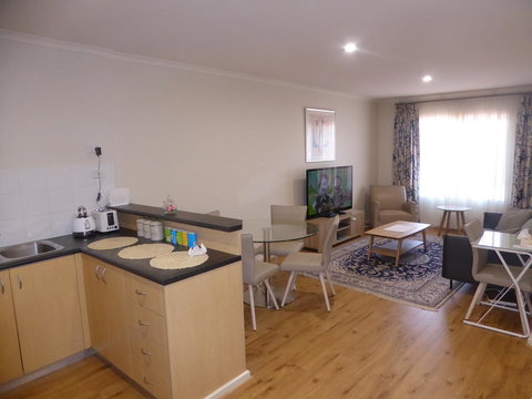 ADELAIDE CENTRAL APARTMENT - 3BR, 2BATH & CARPARK - Accommodation Cooktown 7
