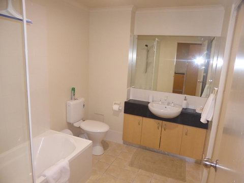ADELAIDE CENTRAL APARTMENT - 3BR, 2BATH & CARPARK - Accommodation Cooktown 17