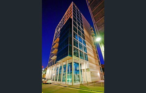 Stylish And Comfortable, Views Over Gouger St! - Accommodation Cooktown 21